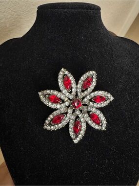 Red Crystal Floral Brooch - Elegant Women's Jewelry